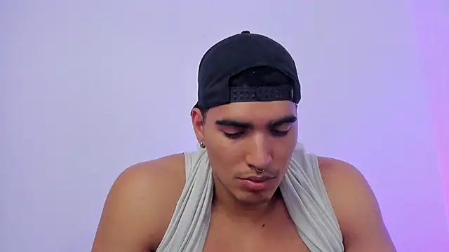 Snapshot of JamesGraay chatting on March 6, 2025, 10:26 pm JamesGraay online show from March 6, 2025, 10:26 pm