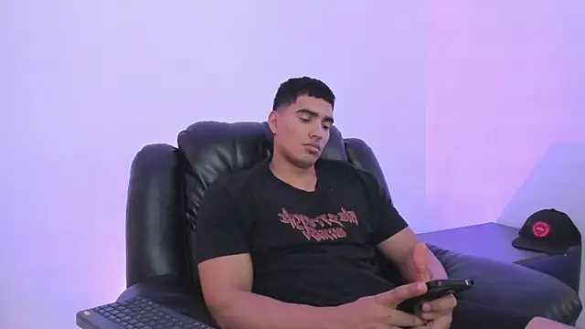 Snapshot of JamesGraay chatting on March 17, 2025, 8:19 pm JamesGraay online show from March 17, 2025, 8:19 pm