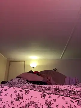 KatieBARBiE98 online show from February 11, 2026, 9:47 pm