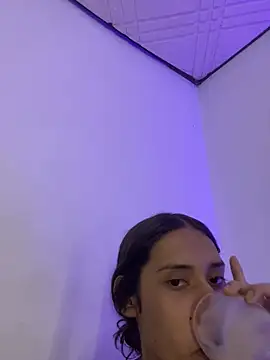 Snapshot of CamilaHarperr_ chatting on February 21, 2025, 10:26 pm CamilaHarperr online show from February 21, 2025, 10:26 pm