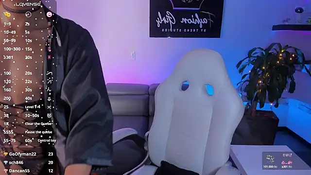 Snapshot of CamilaHarperr_ chatting on March 8, 2025, 6:54 am CamilaHarperr online show from March 8, 2025, 6:54 am