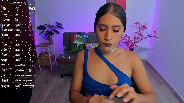 Snapshot of CamilaHarperr_ chatting on June 1, 2026, 12:11 am CamilaHarperr online show from June 1, 2026, 12:11 am