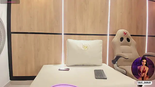 Snapshot of charlotte_colee chatting on December 5, 2025, 11:20 am charlotte colee online show from December 5, 2025, 11:20 am