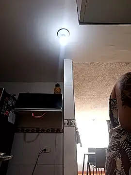 Snapshot of Bonny_Klote chatting on November 6, 2025, 4:00 pm Bonny Klote online show from November 6, 2025, 4:00 pm