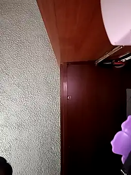 Snapshot of Bonny_Klote chatting on December 16, 2025, 2:43 pm Bonny Klote online show from December 16, 2025, 2:43 pm