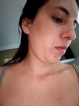 Snapshot of Bonny_Klote chatting on October 24, 2025, 3:11 pm Bonny Klote online show from October 24, 2025, 3:11 pm