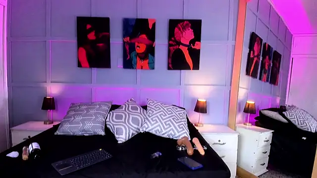 Elizabeth Santos online show from November 8, 2025, 7:50 pm