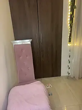 Snapshot of lina_pink chatting on February 11, 2026, 3:28 am lina pink online show from February 11, 2026, 3:28 am