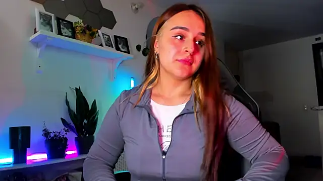 evy orange1 online show from March 26, 2026, 1:04 am