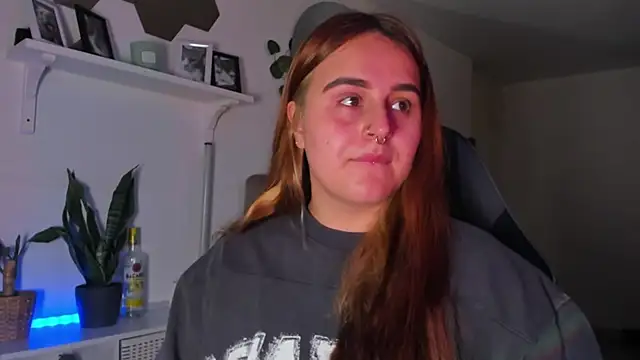 evy orange1 online show from February 11, 2026, 2:44 am