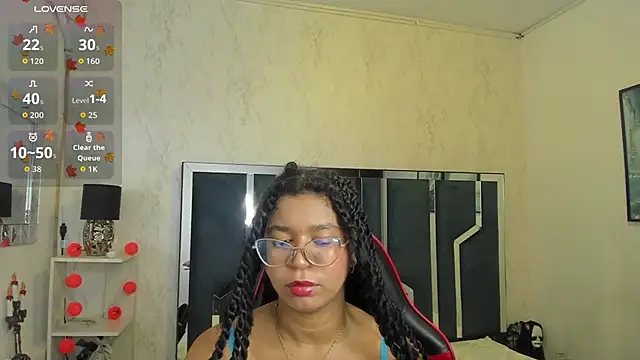 MilaHall  online show from November 6, 2025, 4:05 am