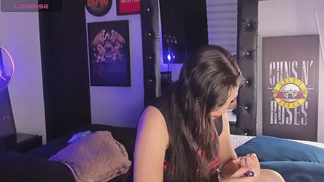 Snapshot of MADISSONLOVE_ chatting on May 17, 2026, 2:44 am MADISSONLOVE online show from May 17, 2026, 2:44 am