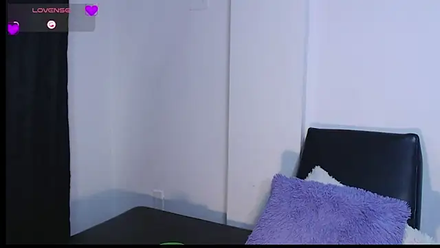 aixaangeels online show from February 26, 2025, 8:17 am