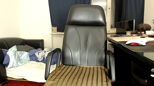 Snapshot of Heike_tv chatting on January 6, 2025, 4:34 pm Heike tv online show from January 6, 2025, 4:34 pm