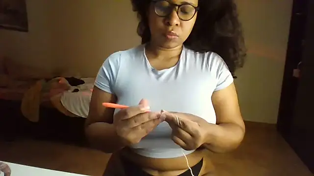 Ivon-09 online show from July 8, 2026, 12:28 pm