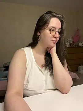 hungry1bunny online show from May 16, 2026, 3:44 pm