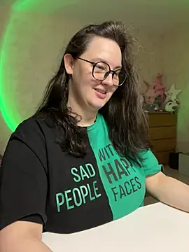 Snapshot of hungry1bunny chatting on February 13, 2025, 5:22 pm hungry1bunny online show from February 13, 2025, 5:22 pm