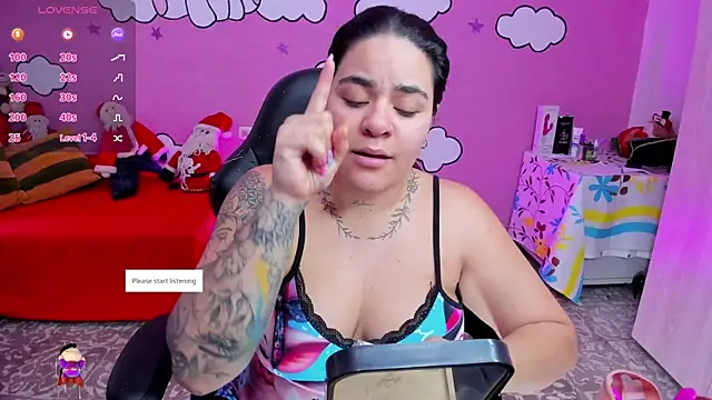 Snapshot of Sharon_hils chatting on December 18, 2025, 8:12 pm Sharon hils online show from December 18, 2025, 8:12 pm