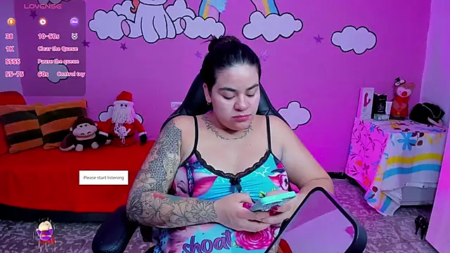 Snapshot of Sharon_hils chatting on December 4, 2025, 11:31 am Sharon hils online show from December 4, 2025, 11:31 am