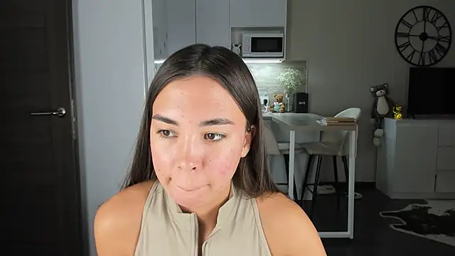 nilliluv online show from October 31, 2025, 10:05 pm