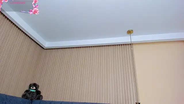 kathecute   online show from December 23, 2025, 1:38 am