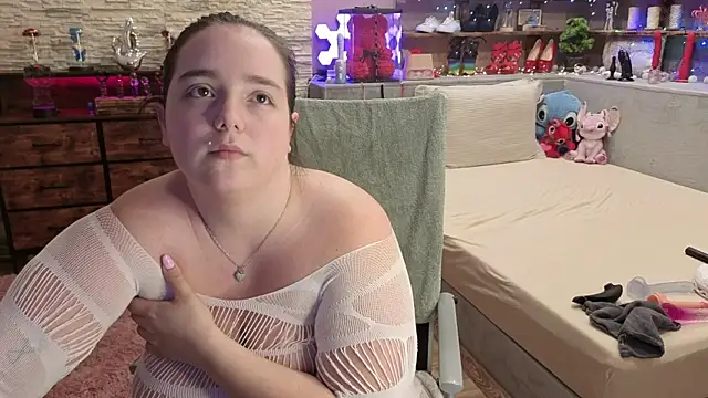 Kimberly-Caprice online show from April 3, 2026, 6:25 pm