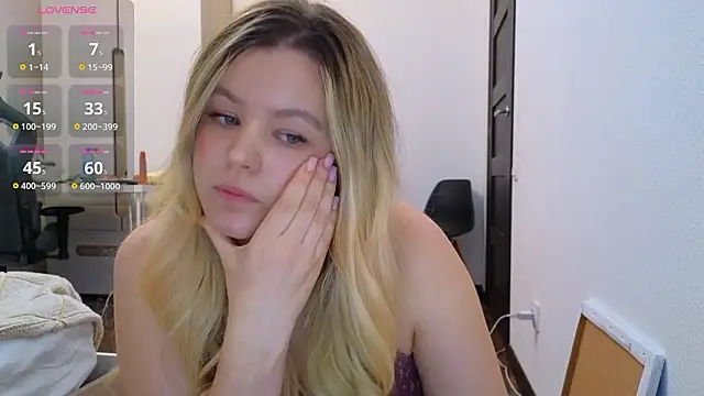 Snapshot of Milana15 chatting on February 1, 2026, 2:15 pm Milana15 online show from February 1, 2026, 2:15 pm