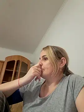 Malichkaanna30 online show from February 22, 2025, 5:57 pm