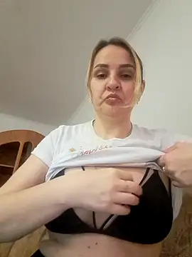 Malichkaanna30 online show from March 2, 2025, 9:43 am