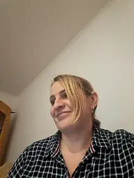 Malichkaanna30 online show from February 15, 2025, 2:00 pm