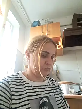 Malichkaanna30 online show from November 5, 2025, 2:09 pm