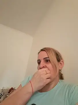 Malichkaanna30 online show from February 12, 2025, 2:32 pm