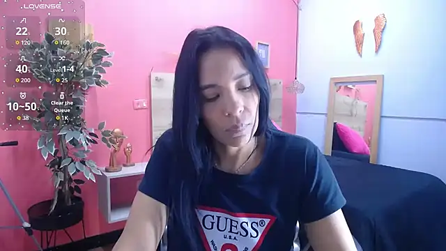 scarlet-foox online show from November 18, 2025, 1:03 pm