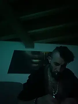 Bigkisslove online show from March 8, 2026, 3:21 am