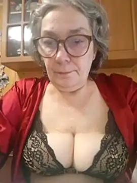 Snapshot of IrinaSweet54 chatting on July 14, 2026, 10:21 am IrinaSweet54 online show from July 14, 2026, 10:21 am
