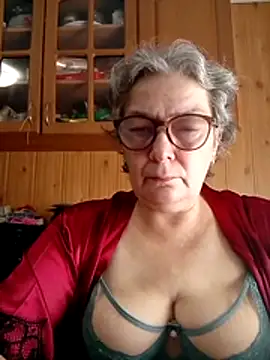 Snapshot of IrinaSweet54 chatting on October 28, 2025, 8:24 am IrinaSweet54 online show from October 28, 2025, 8:24 am