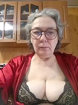 IrinaSweet54 online show from April 28, 2026, 7:57 am