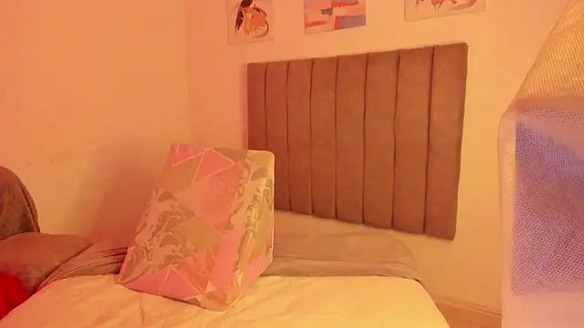 sarah  bigboobs online show from February 9, 2026, 5:49 am