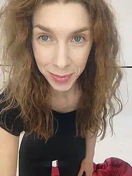 YourSuperModel online show from November 16, 2025, 9:58 am