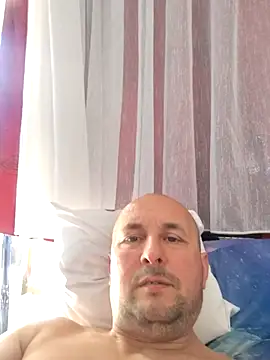 Snapshot of intx800 chatting on May 5, 2026, 3:26 pm intx800 online show from May 5, 2026, 3:26 pm