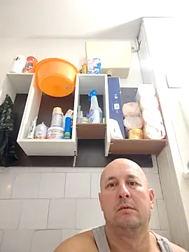 intx800 online show from November 5, 2025, 3:20 am