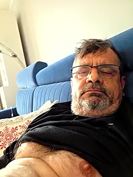 Snapshot of axecoman60 chatting on February 3, 2026, 8:52 am axecoman60 online show from February 3, 2026, 8:52 am