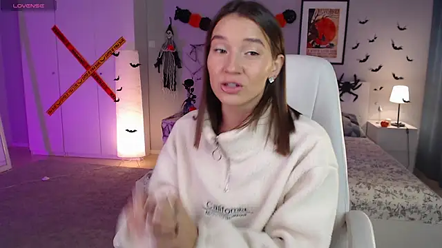 Bellla Haddid online show from October 24, 2025, 1:48 am