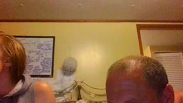 Snapshot of raybo715 chatting on May 18, 2026, 4:40 am raybo715 online show from May 18, 2026, 4:40 am