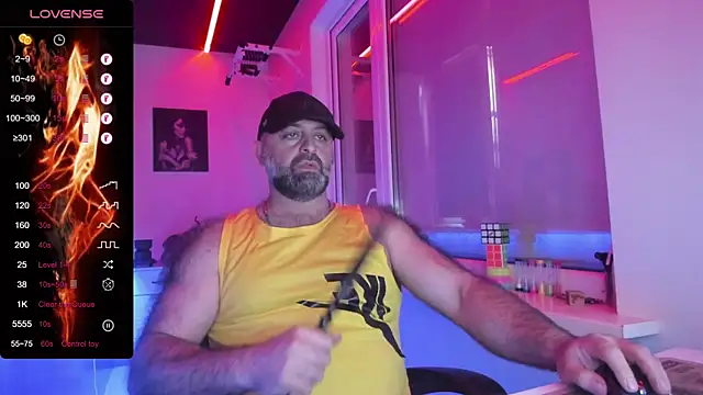 Snapshot of MAGABEAR077 chatting on May 8, 2026, 6:17 am MAGABEAR077 online show from May 8, 2026, 6:17 am