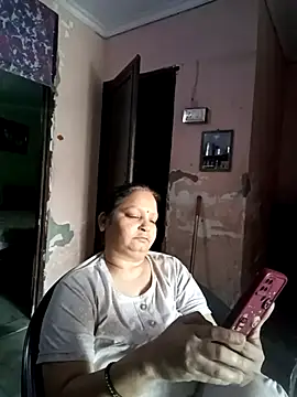 Kavya kapoor online show from April 12, 2026, 4:05 am