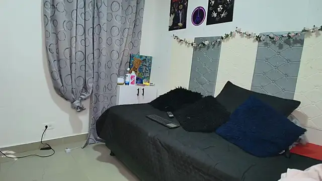 scarlett  morgan online show from April 8, 2026, 3:02 pm