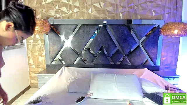 Rose Evans   online show from November 11, 2025, 4:29 am