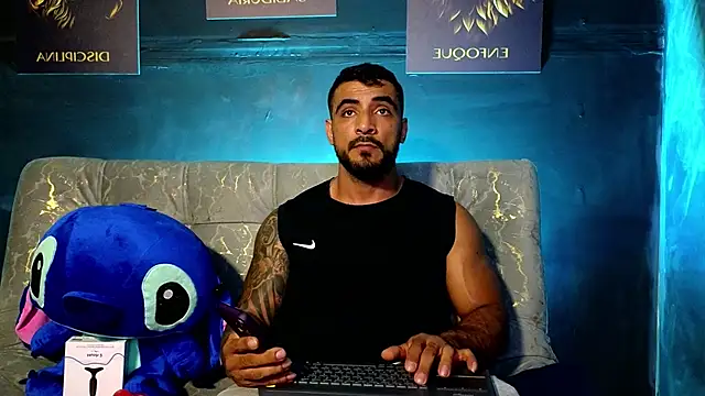 Snapshot of ERIC_HARRISON chatting on November 4, 2025, 10:57 pm ERIC HARRISON online show from November 4, 2025, 10:57 pm