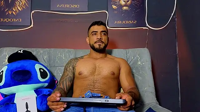 Snapshot of ERIC_HARRISON chatting on December 1, 2025, 1:01 pm ERIC HARRISON online show from December 1, 2025, 1:01 pm